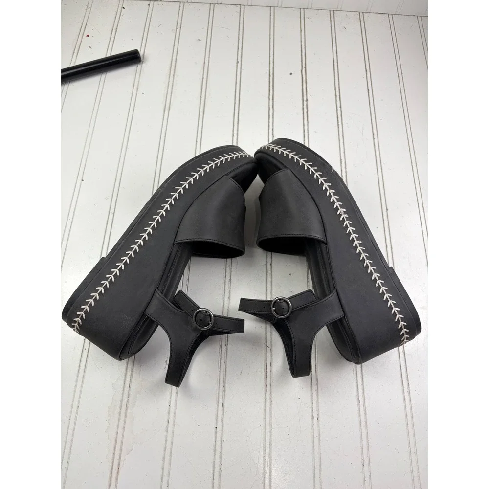 Maurices Vintage Y2K SuperCush Erin Whipstitch Wedges Women's Size 9